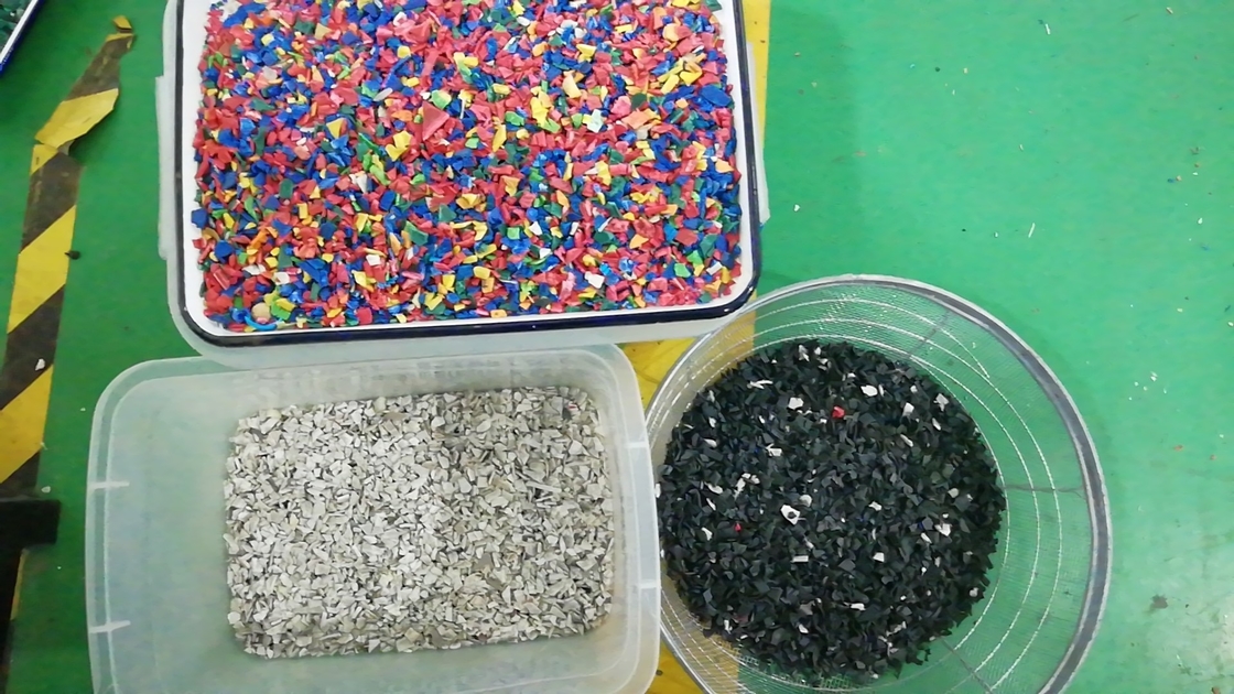Los gránulos plásticos del Ldpe del HDPE del animal doméstico del Pvc de los Pp del PE colorean la clasificadora del color del clasificador para las escamas del animal doméstico