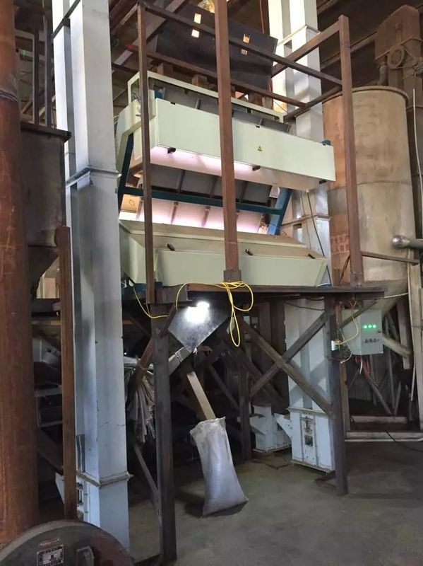 Máquina de alto rendimiento del color del clasificador de la avena con el clasificador óptico del color del CCD