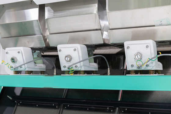 Máquina plástica del clasificador del color con los recambios