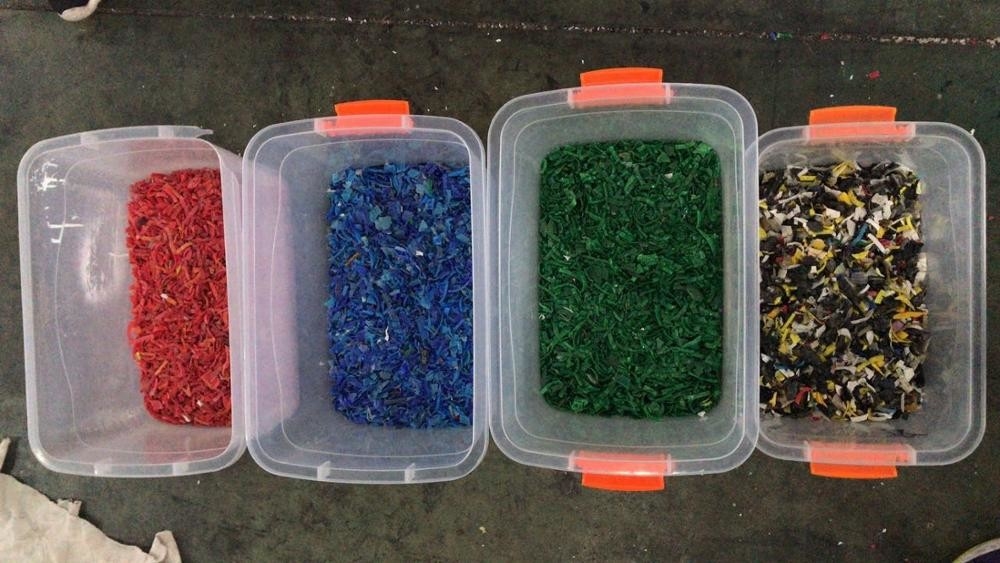 La alta precisión 10 canaliza 4.5-16 el HDPE del PVC PP de la t/h PE ACARICIA escamas plásticas colorea la máquina del clasificador