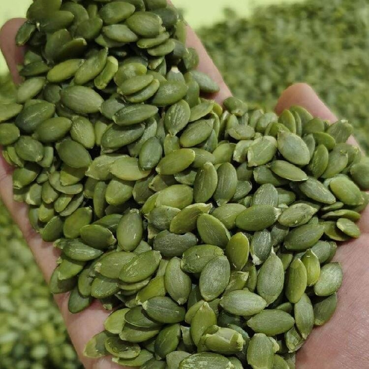 Las nueces de los corazones de la calabaza colorean la máquina del clasificador fácil actuar